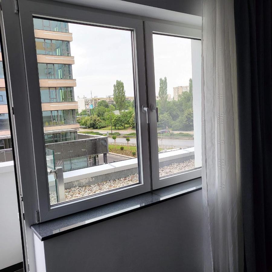 Apartment New Luxury Next To Subway With Garage *