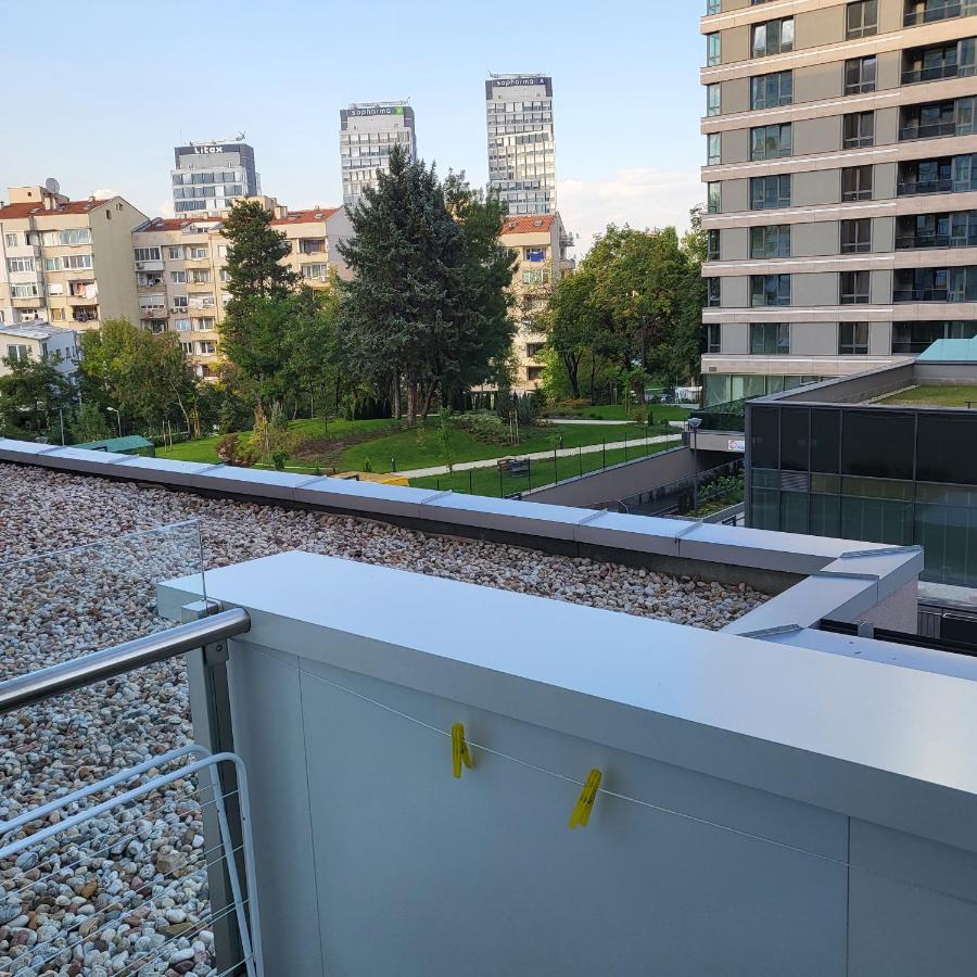 New Luxury Next To Subway With Garage Apartment Sofia